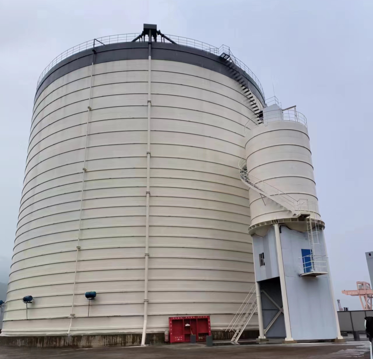 科尔沁左翼中10万吨水泥钢板库