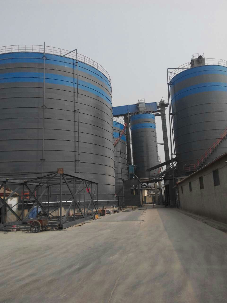 科尔沁左翼中粉煤灰储存库基础怎么建造